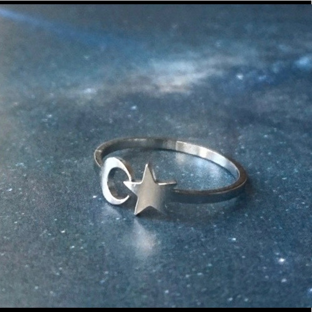 Ring and ear ring set